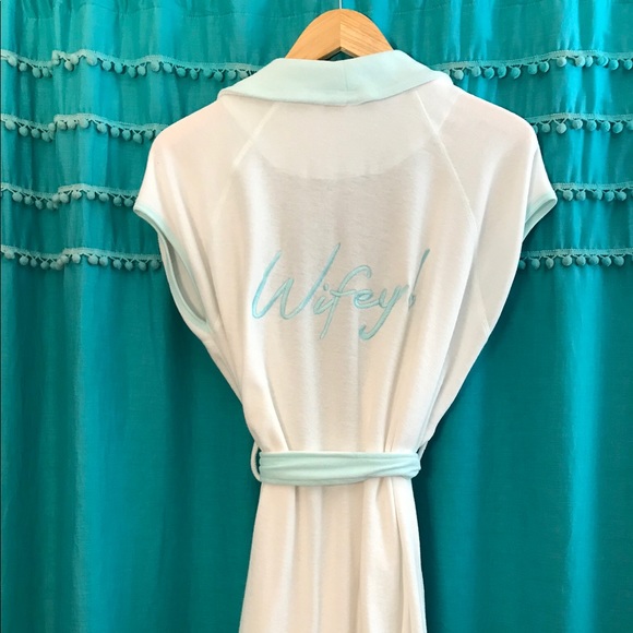 Betsey Johnson Other - Betsy Johnson “Wifey!” Sleeveless Robe (203)